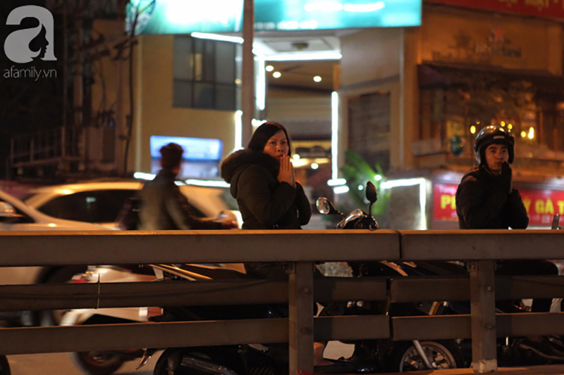 Chùm ảnh: Hàng nghìn người dân đổ về chùa Phúc Khánh cúng sao giải hạn đầu năm